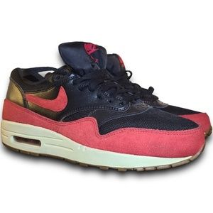 Nike AirMax 1, Black + Red "Sail" with Gum Sole Size 9.5